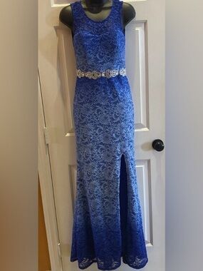 City Triangles Royal Blue Lace Sleeveless Maxi Gown with Beaded Belt Size 9 NWT